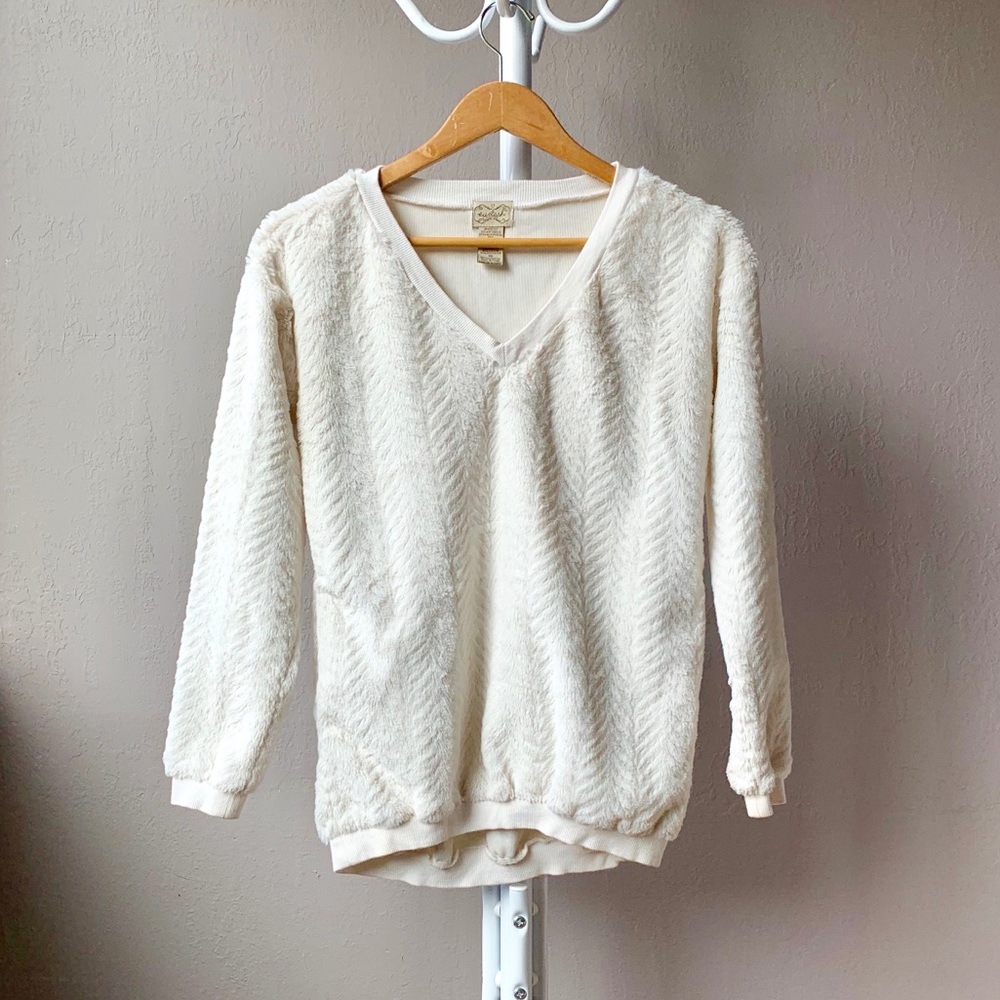 Eyelash Couture Soft White Fuzzy Sweater XS
